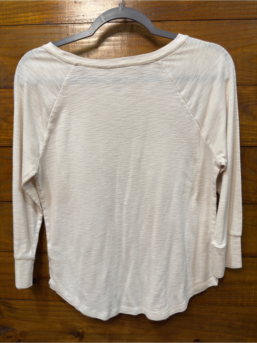 Mossimo Supply Co. Off-White Long-Sleeve Raglan Tee - Picture 4 of 4